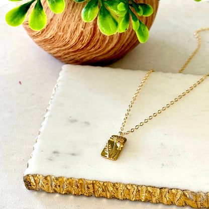 Dainty Tag Floral Pendant Necklace