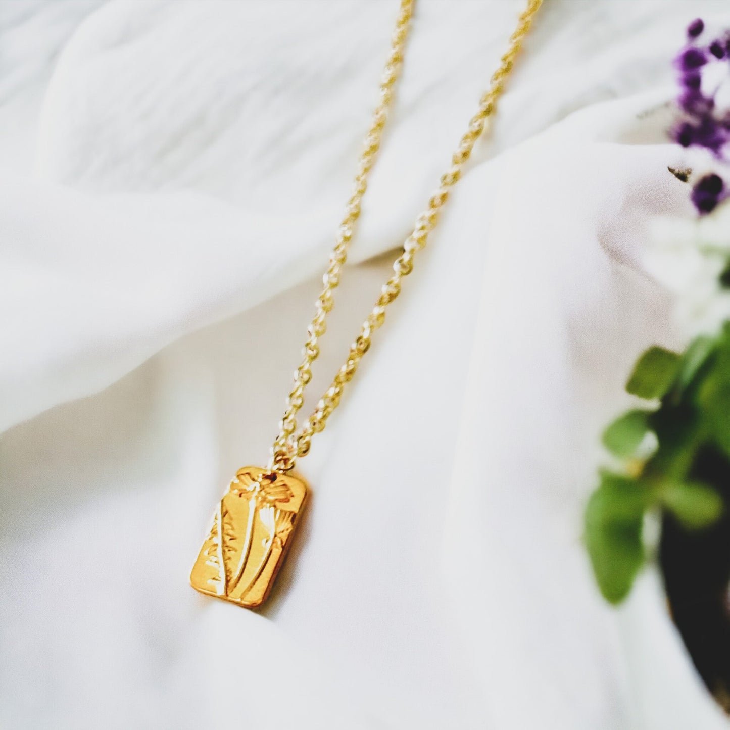 Dainty Tag Floral Pendant Necklace